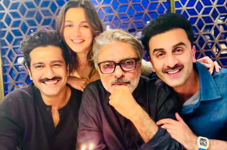 #livenews #breakingnews#latestnews #newsupdate #indianpolitics #hindikhabrein #hindisamachaar #aamawaztimes #AAP #BJP #congress #DelhiNews #aamawaz #indiannews #primeminister #supremecourt #delhihighcourt #onilnenews #indianmedia #media #delhi  #hindinews