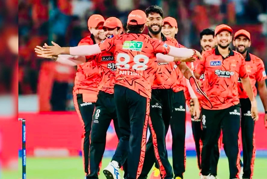 #LiveNews #BreakingNews  #NewsUpdate #DelhiNews  #IndiaNews #medias #HindiNews #aamawaztimes #delhi #mumbai  #banglore #kolkata #SupremeCourt #HighCourt #editorial #editor #Journalism