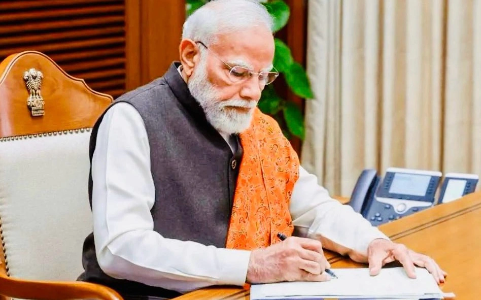 #LiveNews #BreakingNews  #NewsUpdate #DelhiNews  #IndiaNews #medias #HindiNews #aamawaztimes #delhi #mumbai  #banglore #kolkata #SupremeCourt #HighCourt #editorial #editor #Journalism