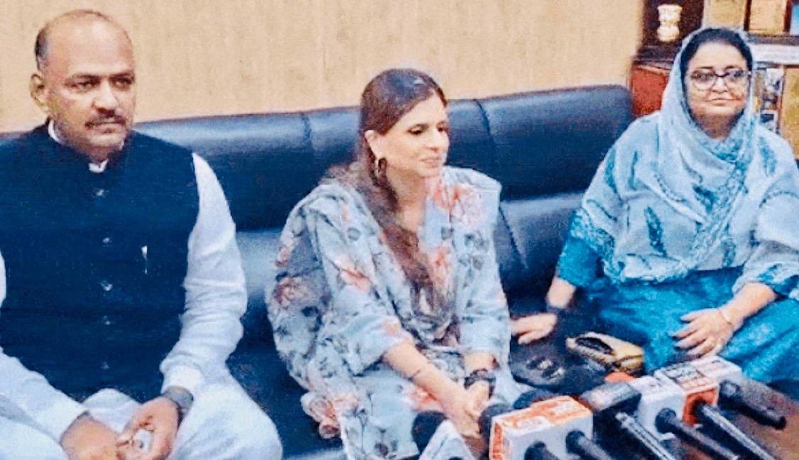 #LiveNews #BreakingNews  #NewsUpdate #DelhiNews  #IndiaNews #medias #HindiNews #aamawaztimes #delhi #mumbai  #banglore #kolkata #SupremeCourt #HighCourt #editorial #editor #Journalism