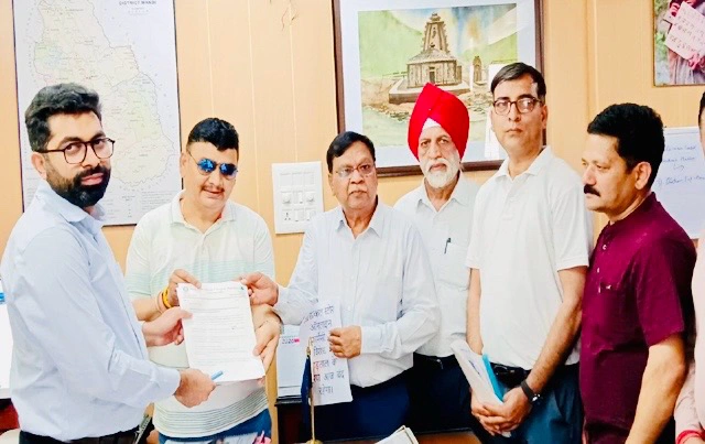 #BreakingNews  #NewsUpdate  #LiveNews #DelhiNews  #IndiaNews #medias #HindiNews #aamawaztimes #delhi #mumbai  #banglore #kolkata #SupremeCourt #HighCourt #editorial #editor #Journalism #journalist #PoliticalNews #CrimeNews