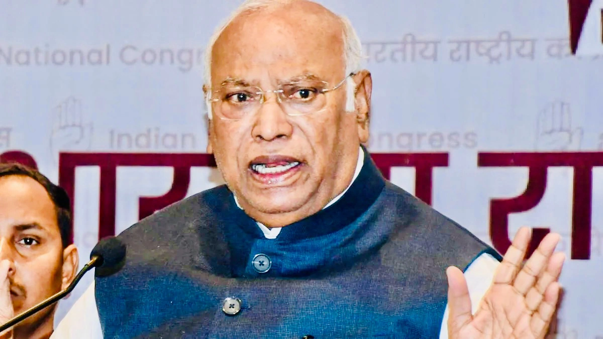 #BreakingNews  #NewsUpdate  #LiveNews #DelhiNews  #IndiaNews #medias #HindiNews #aamawaztimes #delhi #mumbai  #banglore #kolkata #SupremeCourt #HighCourt #editorial #editor #Journalism #journalist #PoliticalNews #CrimeNews