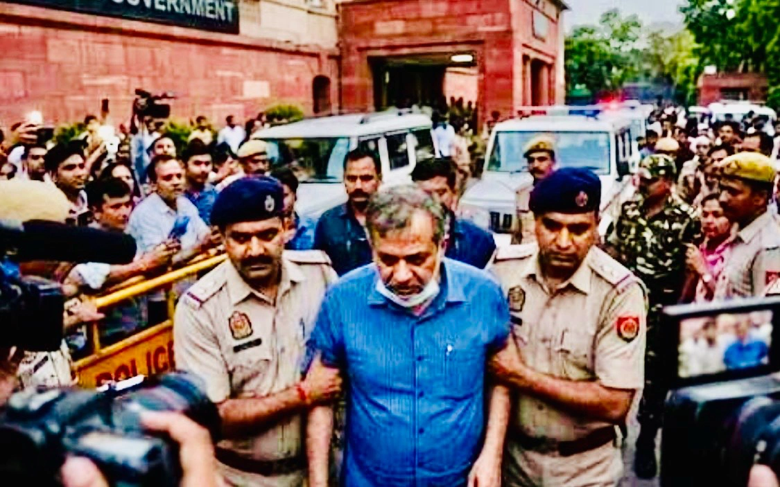 #BreakingNews  #NewsUpdate  #LiveNews #DelhiNews  #IndiaNews #media #HindiNews #aamawaztimes #delhi #mumbai  #banglore #kolkata  #editorial #editor #Journalism #journalist #PoliticalNews #CrimeNews
